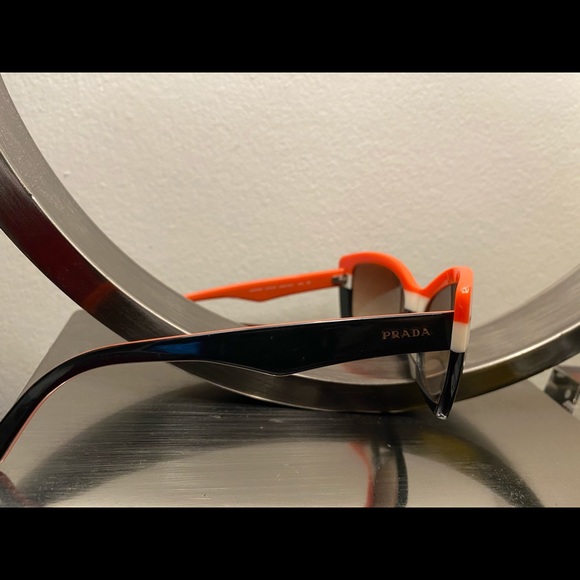 🧨price drop - Authentic Prada shades - Picture 3 of 3